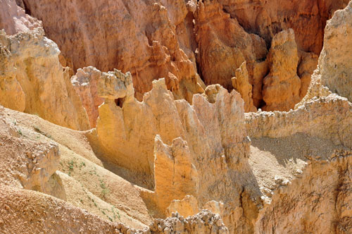 close-up of hoodoos with zoom camera